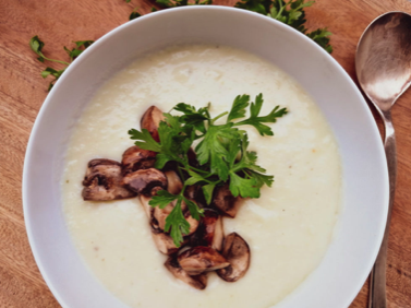 Sopa de xirivies i xampinyons amb llavors torrades